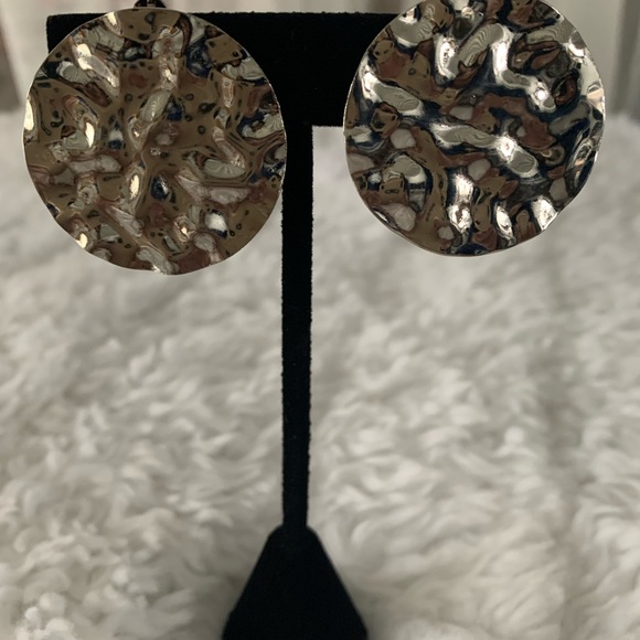 Silver Clip-on - Picture 2 of 3